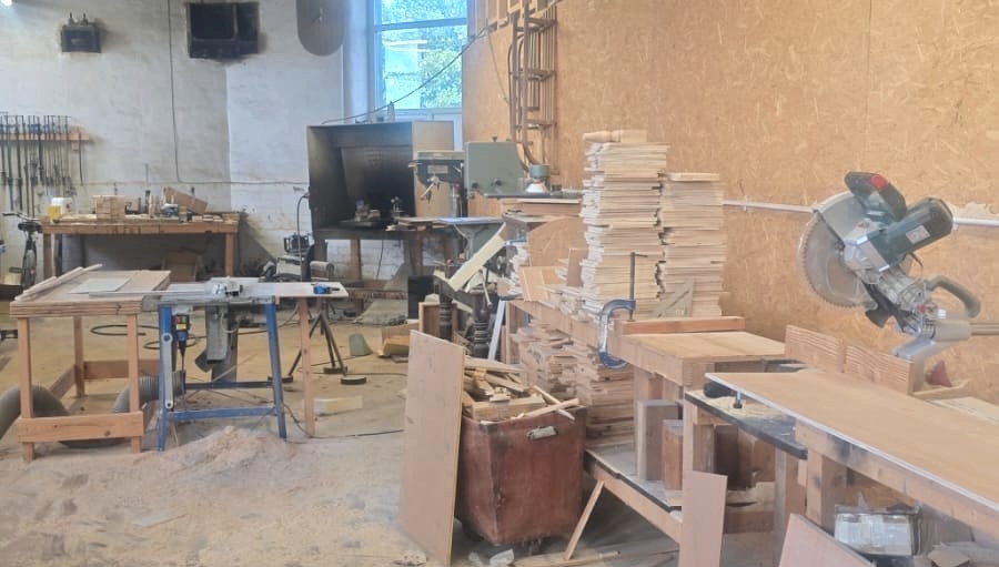 A wider view of the workshop and equipment